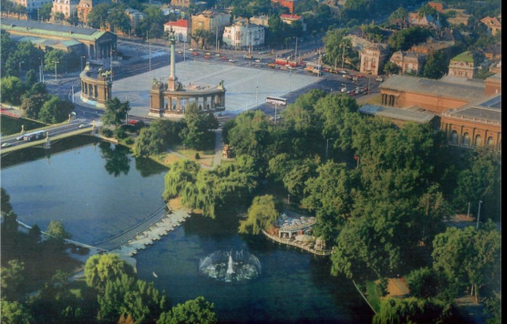 City Park Apartment Budapest Bilik gambar